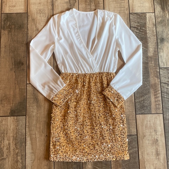 🆕 White and Gold Sequin Dress - Picture 3 of 14